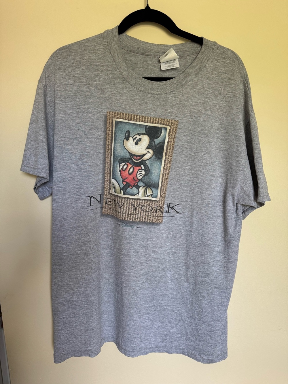 Vintage Disney Store Mickey Mouse Newโ York Graphic Tee Gray T-Shirt Size L